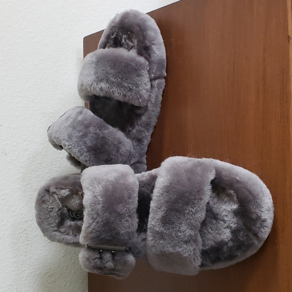 NWOT UGG Shearling Slippers Size 10 Charcoal Gray - Picture 1 of 12
